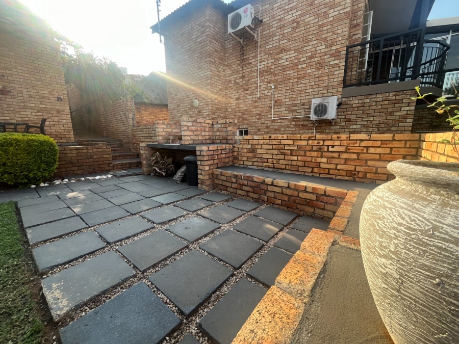 4 Bedroom Property for Sale in Safari Gardens North West